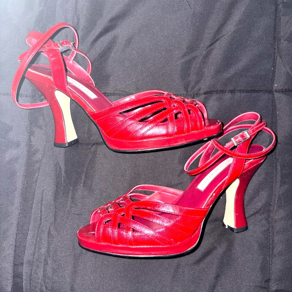 Elegant Pin Up Red Strappy Heels